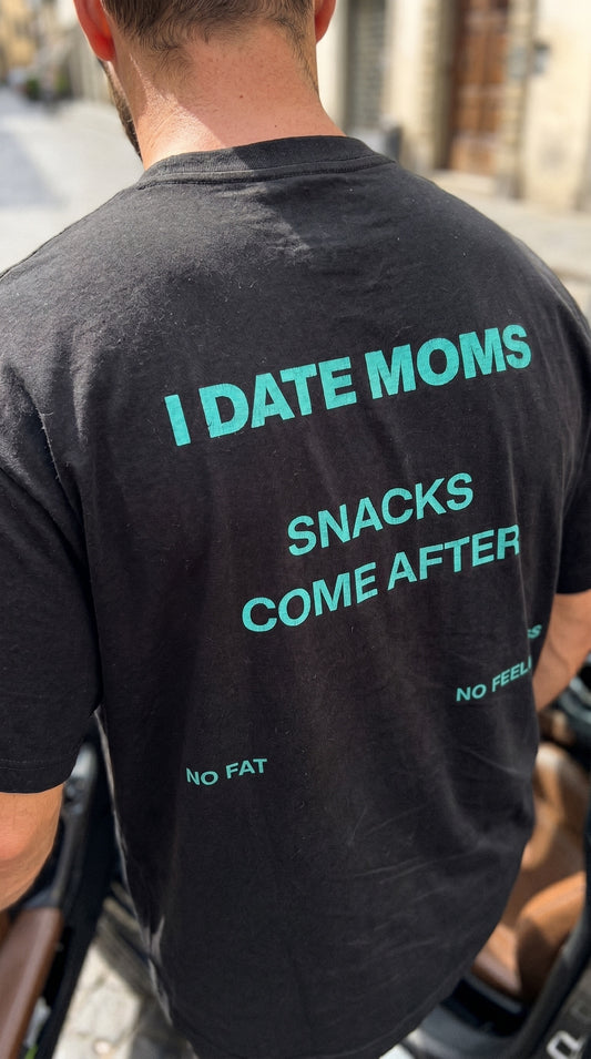 MOM SNACKS